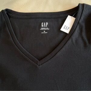 GAP V-Neck T-shirt • Soft stretch cotton-blend t-shirt